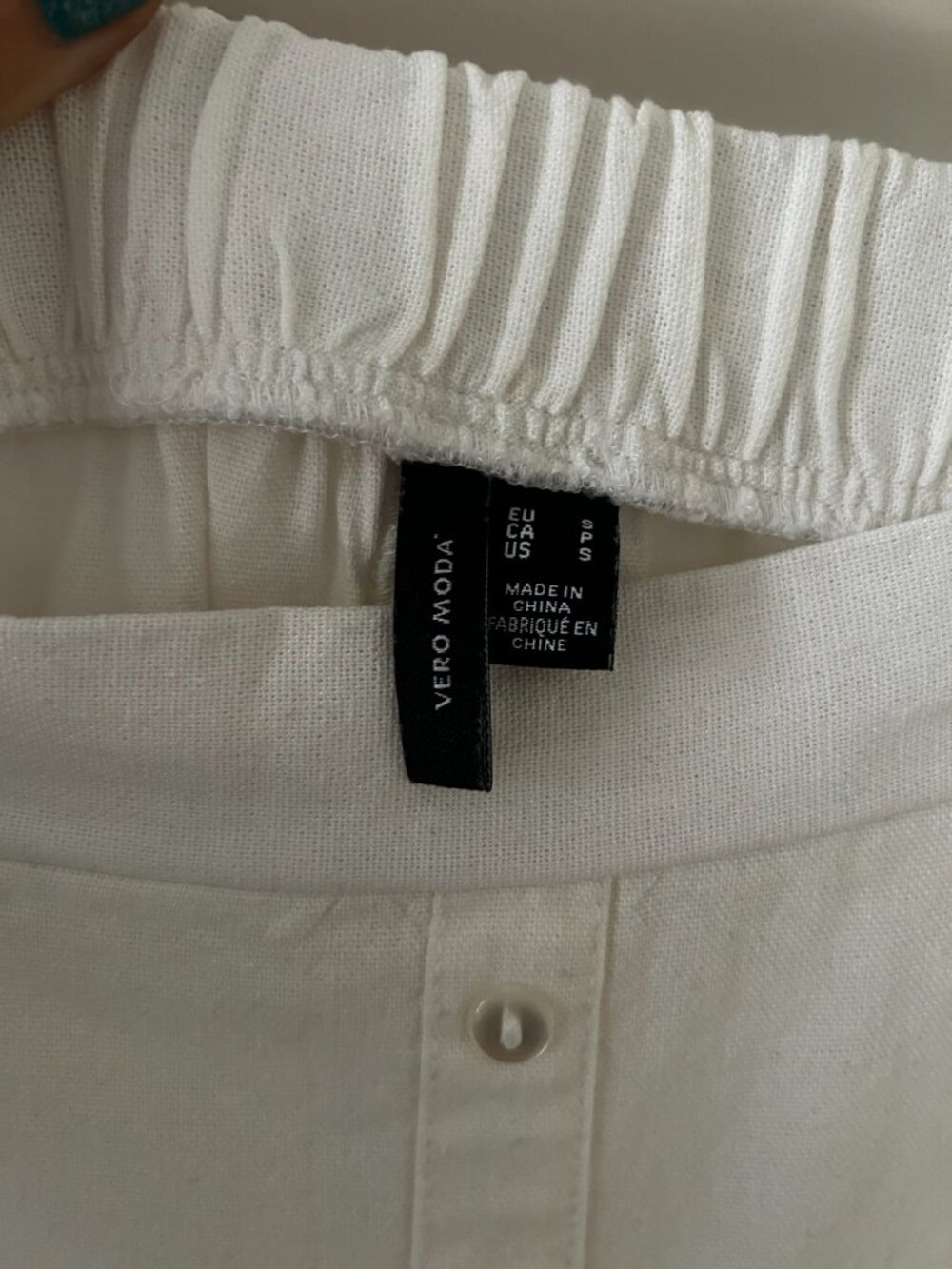 White Skirt Size Small - Picture 3 of 3